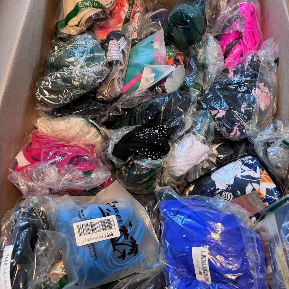 Mixed grab bag clothing for resellers  10pc